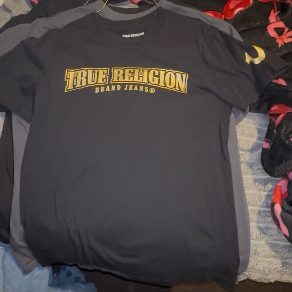 True Religion Men's black and Gold T-Shirt